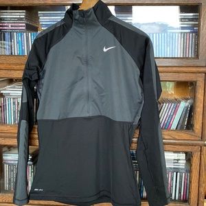 NIKE PRO Dri-Fit 1/2 Zip Shaped Running Jacket/Shirt Black/Dark Grey Size Large